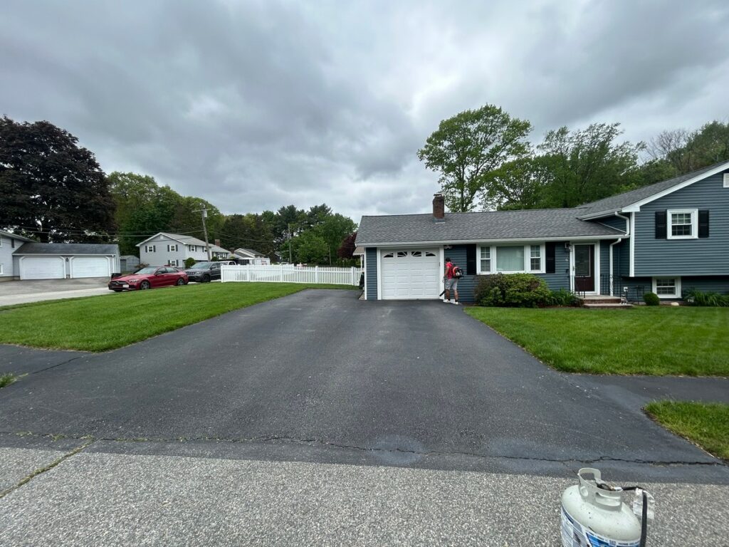 Residential Driveway Sealcoating, Woburn MA