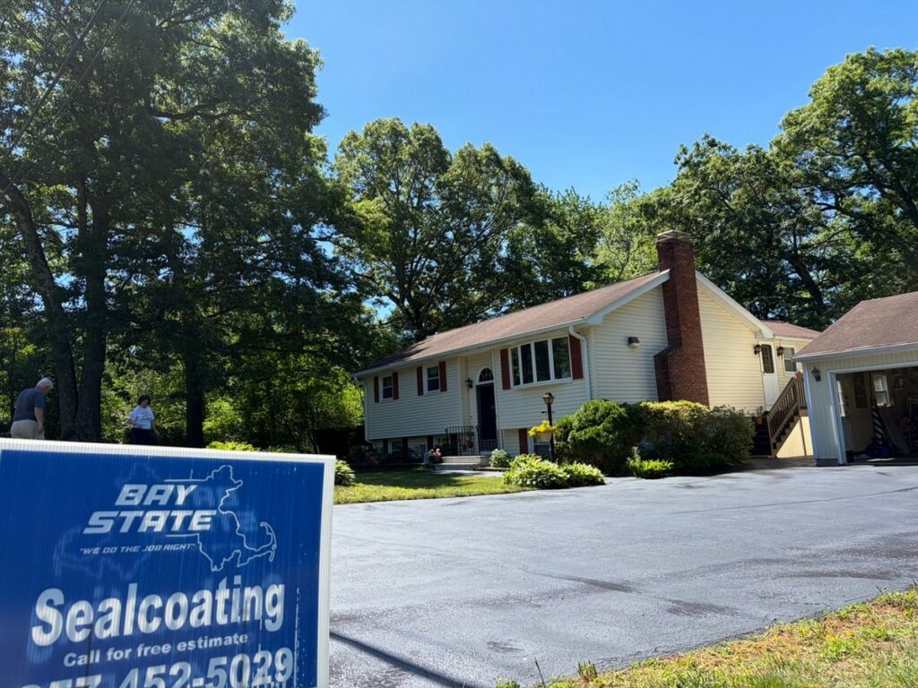 Driveway Sealcoating and Crack Filling in Reading MA