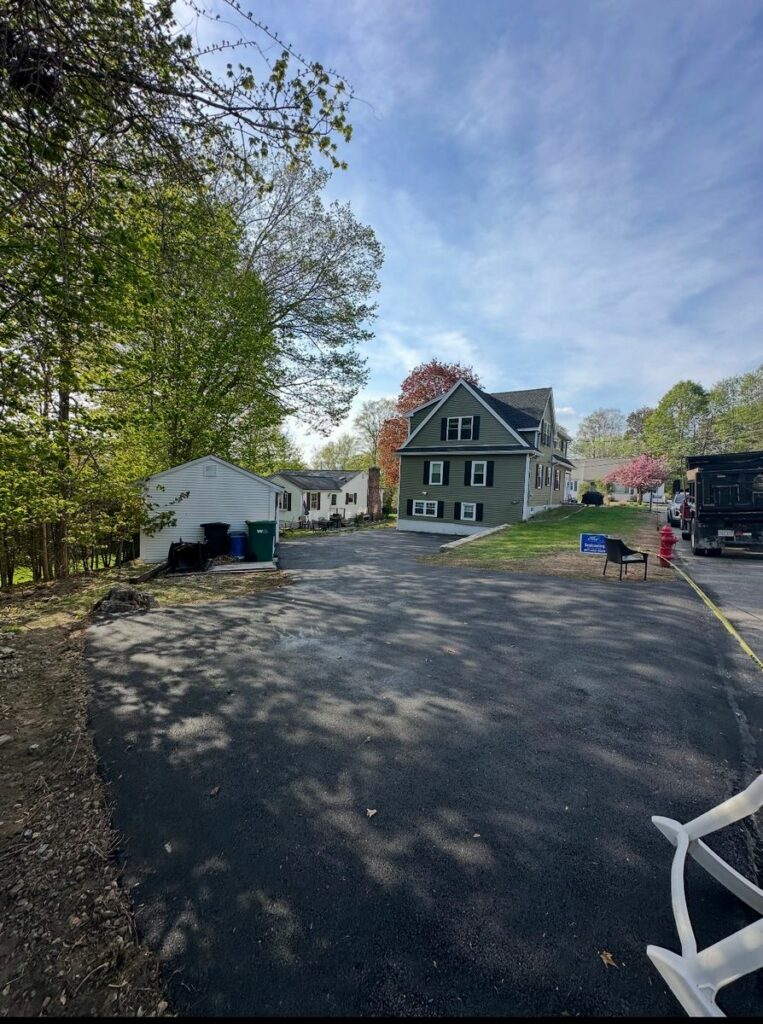 Asphalt Driveway Paving in Woburn, Massachusetts